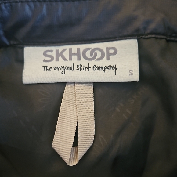 Skhoop Quilted Black Skirt with - Picture 4 of 6